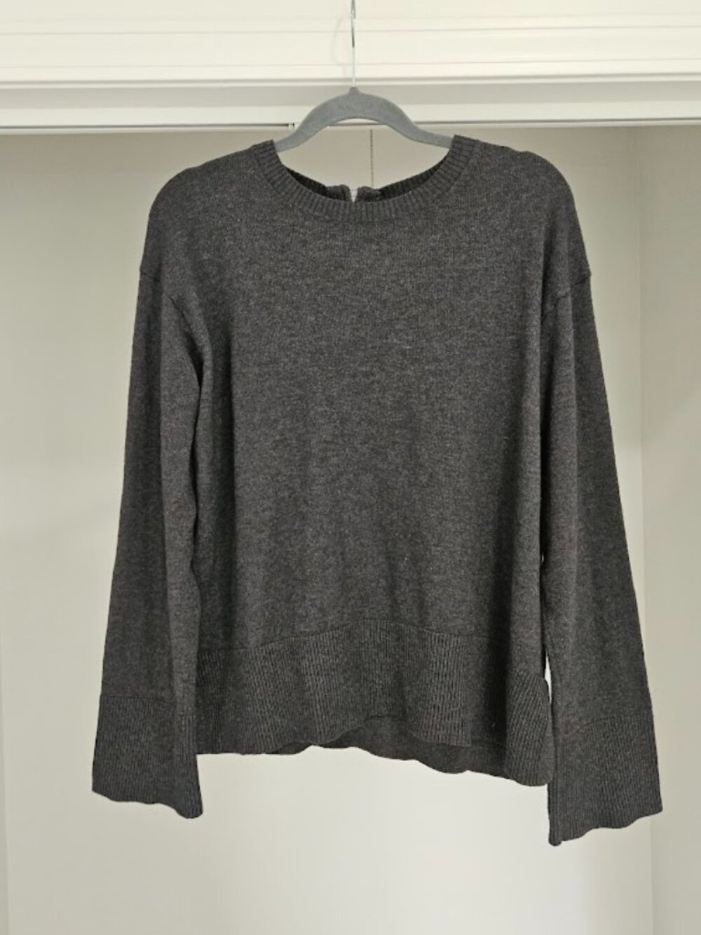 H&M Wool Blend Dark Grey Wide Sleeve Knit Sweater Pullover Gray Medium Lounge